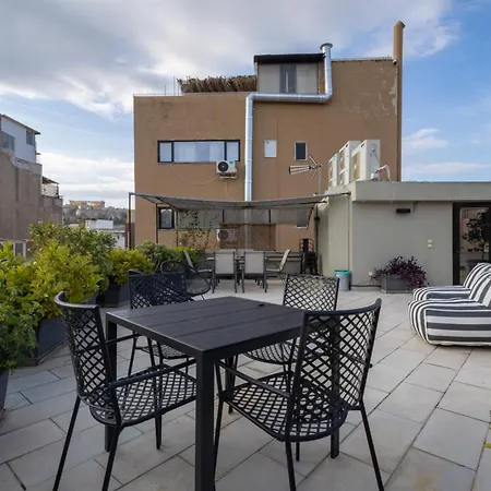 Fantastic With Shared Rooftop Deck